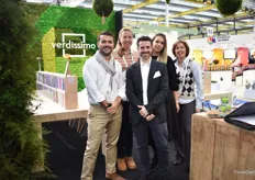 The team of Verdissimo. This Spanish preserved flower producer invested a lot in sustainability over the last years. One of the new preserved varieties they were presenting is Asparagus Plumosus(on the left).